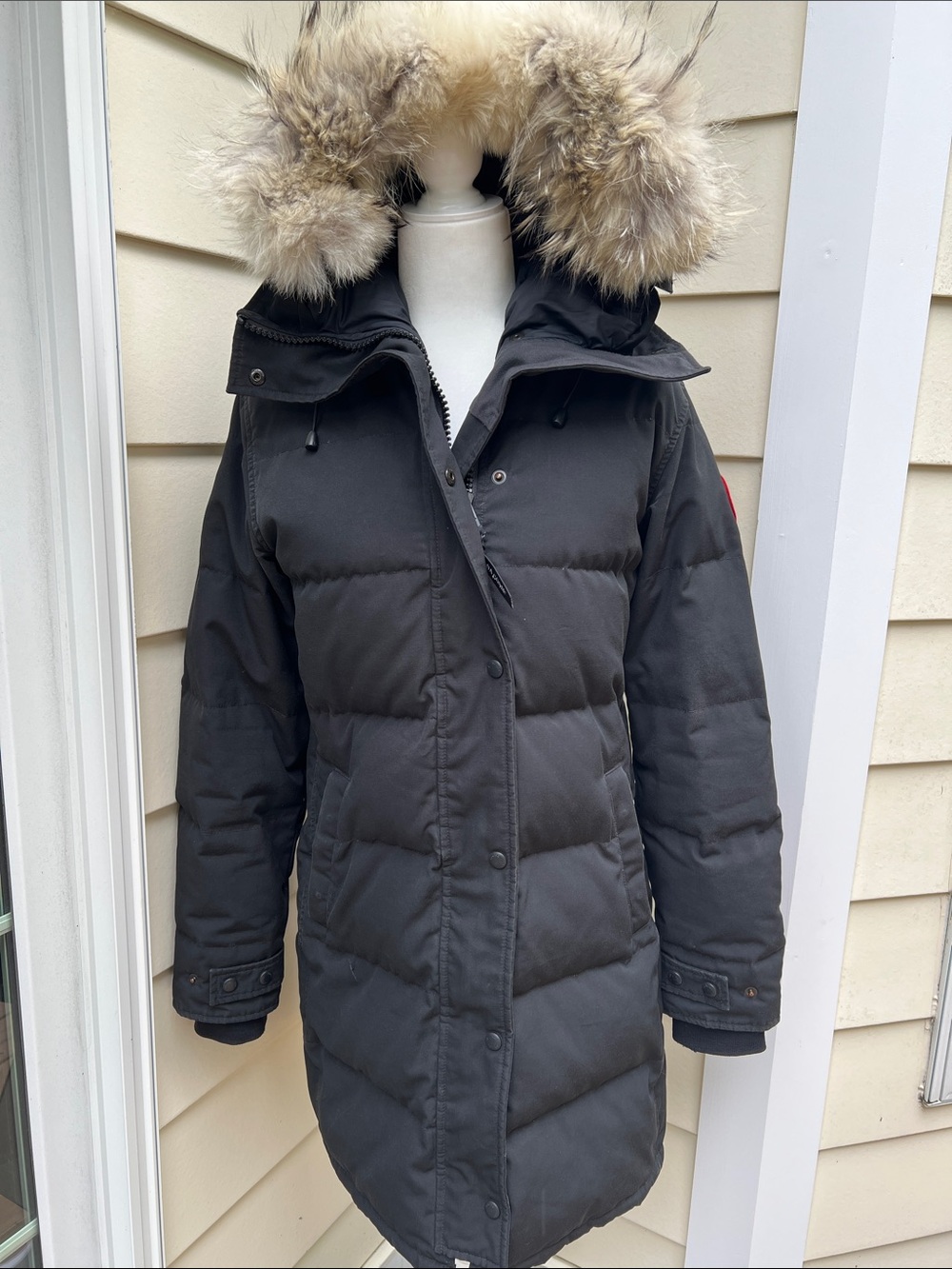 Canada Goose Shelburne Parka Style 3802L Removable Coyote Fur Hood Trim Black